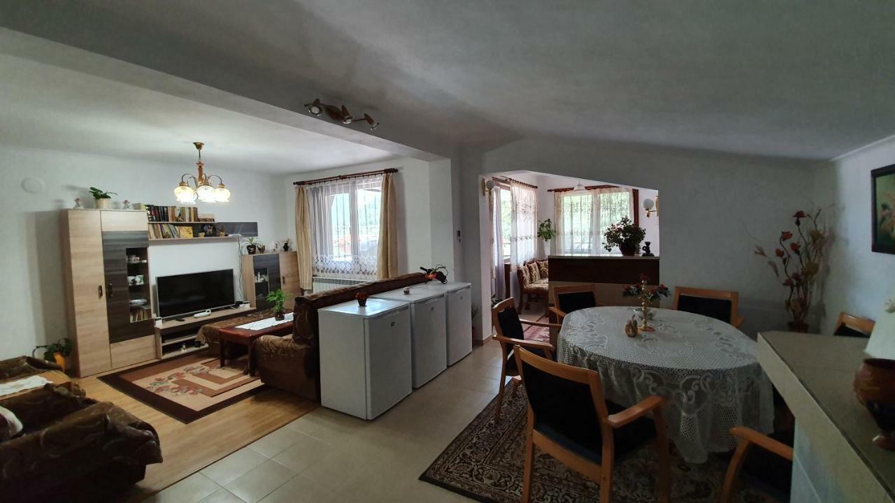 Къща За Гости Солакови ** Devin Extérieur photo